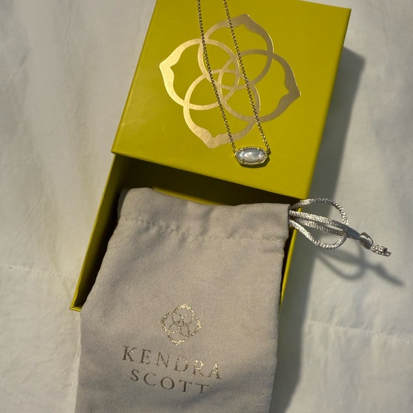 Kendra Scott Elisa Gold Pendant Necklace in Ivory Mother-of-Pearl - Picture 1 of 10